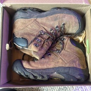 Keen Pyrenees hiking boots in Bison